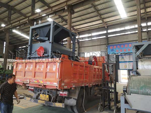 6012干式強(qiáng)磁選機(jī)裝車發(fā)貨四川